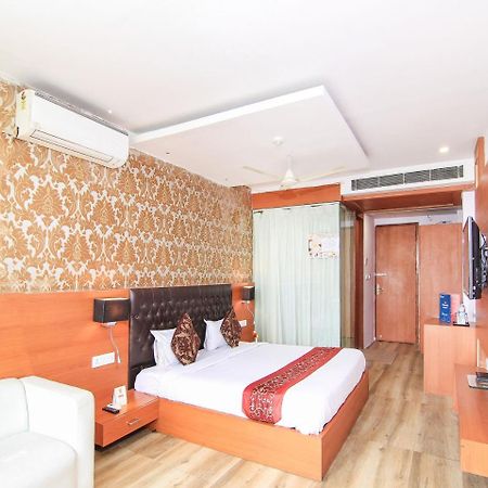 Oyo 3683 De Global Park Hotel Hasanganj Bagian luar foto