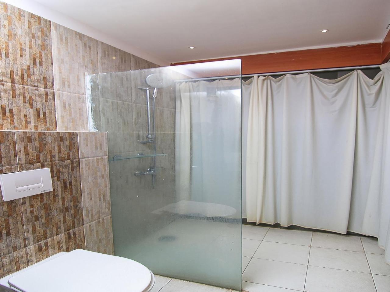 Oyo 3683 De Global Park Hotel Hasanganj Bagian luar foto